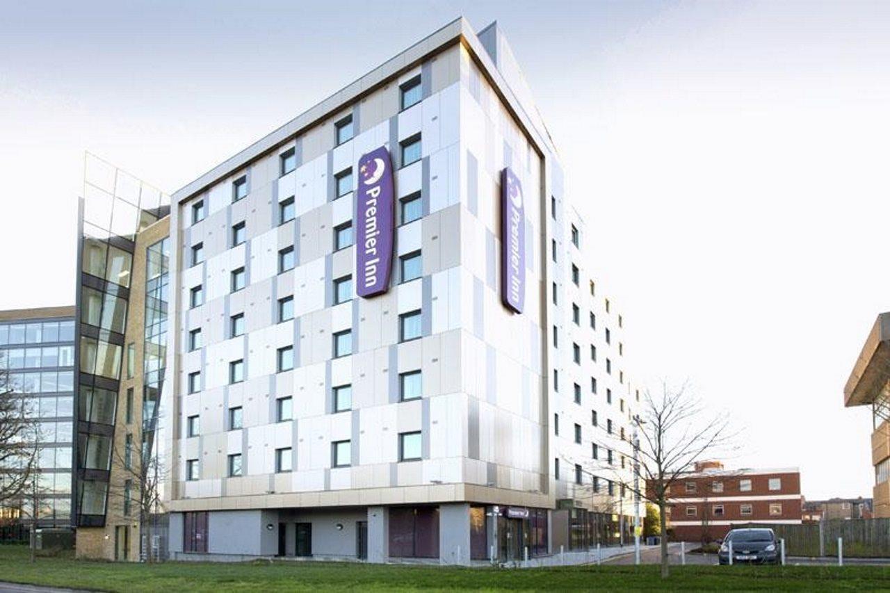 Premier Inn Maidenhead Town Centre Exterior photo
