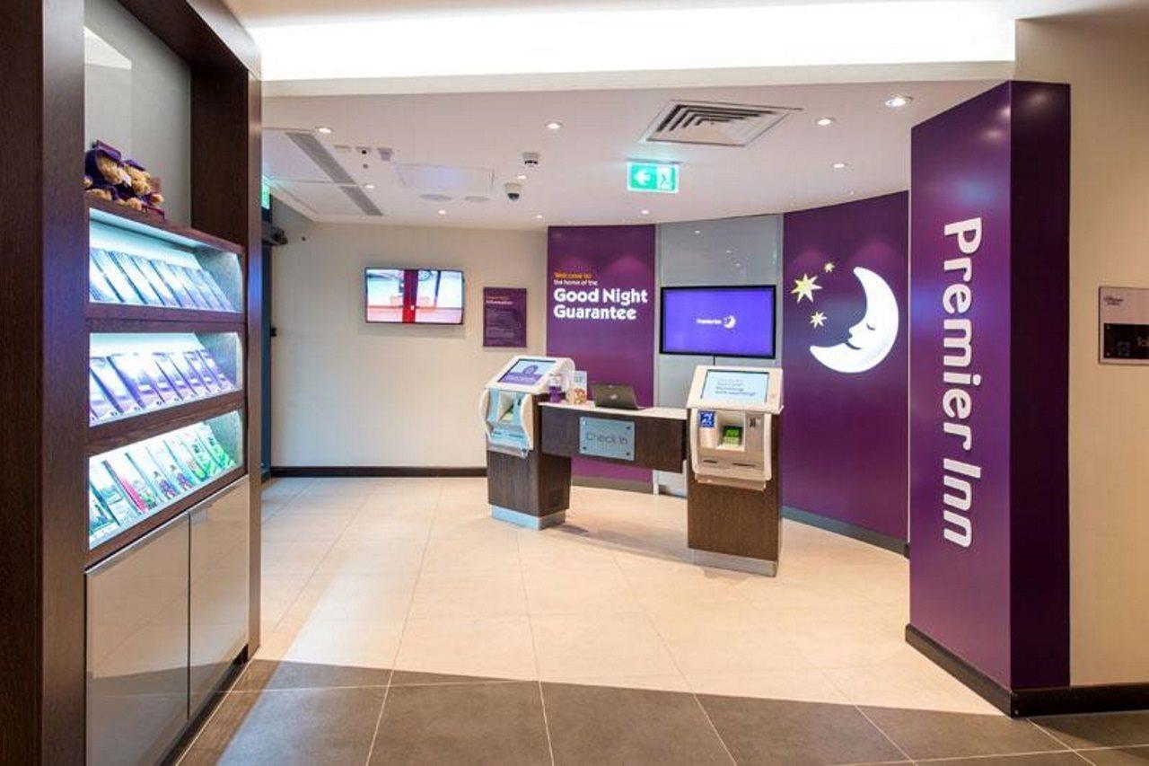 Premier Inn Maidenhead Town Centre Exterior photo
